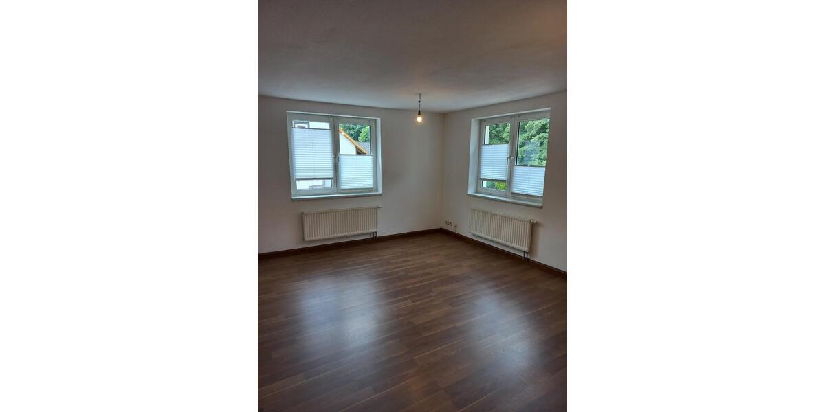 Etagenwohnung Steinbach-Hallenberg Hallenberg - 3 Zimmer, 83 m&sup2;, 580&euro; | Angebot:23393654
