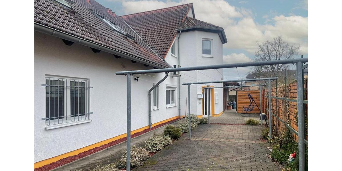 Etagenwohnung Kölleda - 3 Zimmer, 100 m&sup2;, 700&euro; | Angebot:25342184