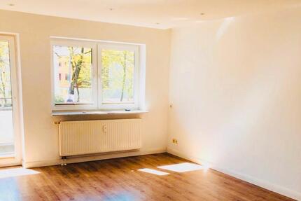 TOP 3-Zi.-Wohnung in Norderstedt mit Balkon,EBK & Stellplatz 3 zimmer