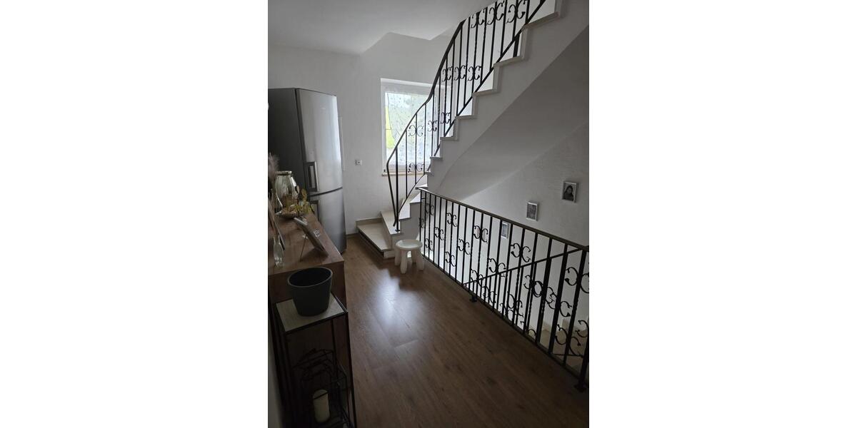Etagenwohnung Triftern - 4 Zimmer, 115 m&sup2;, 850&euro; | Angebot:26649453