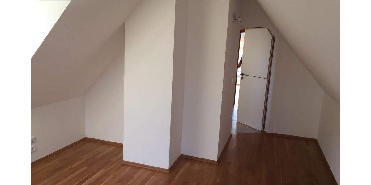 Etagenwohnung Nürnberg Neukatzwang - 5 Zimmer, 110 m&sup2;, 1.450&euro; | Angebot:25865352
