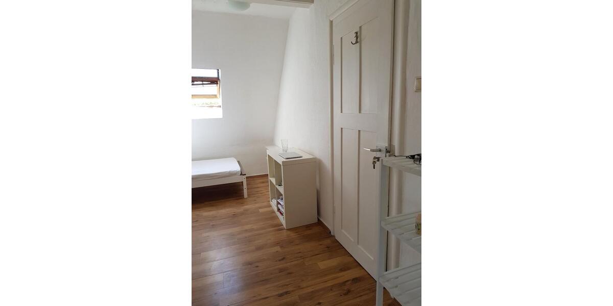 Etagenwohnung Ludwigshafen am Rhein Ludwigshafen-Oggersheim - 1 Zimmer, 16 m&sup2;, 450&euro; | Angebot:26688015