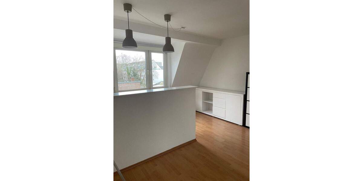 Charmante zwei-Zimmer DG-Wohnung in Köln-Braunsfeld mit Gartennutzung - Bitte nur schriftliche Bewerbungen - 2 zimmer