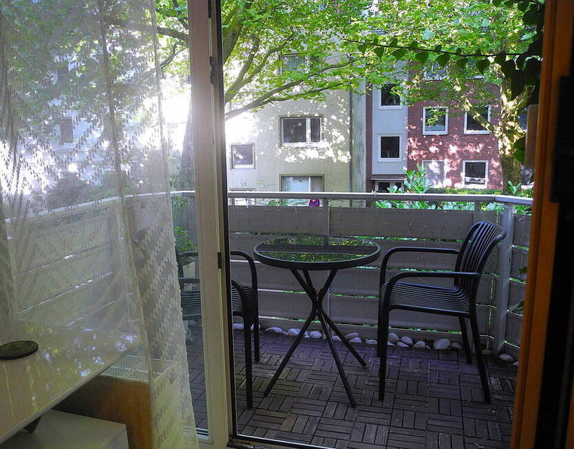 Möblierte 2-Zimmer Whg mit Balkon & Tiefgarage in Hamburg-Wandsbeck befristet min 12max 24 Monate