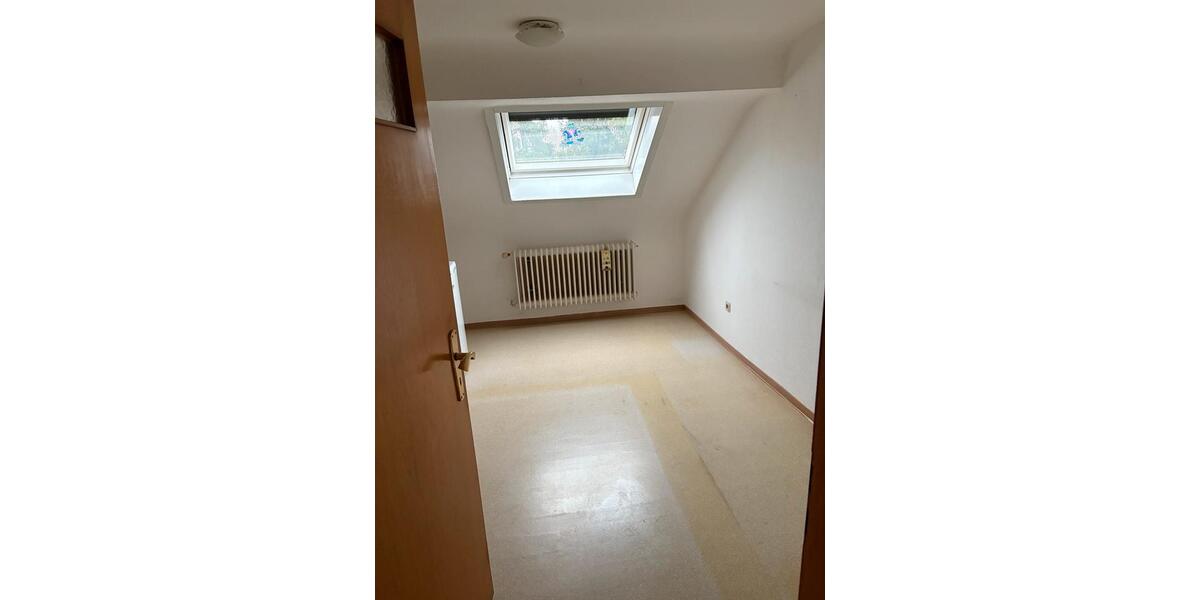 Dachgeschoßwohnung Völklingen - 3 Zimmer, 68 m&sup2;, 400&euro; | Angebot:26600730