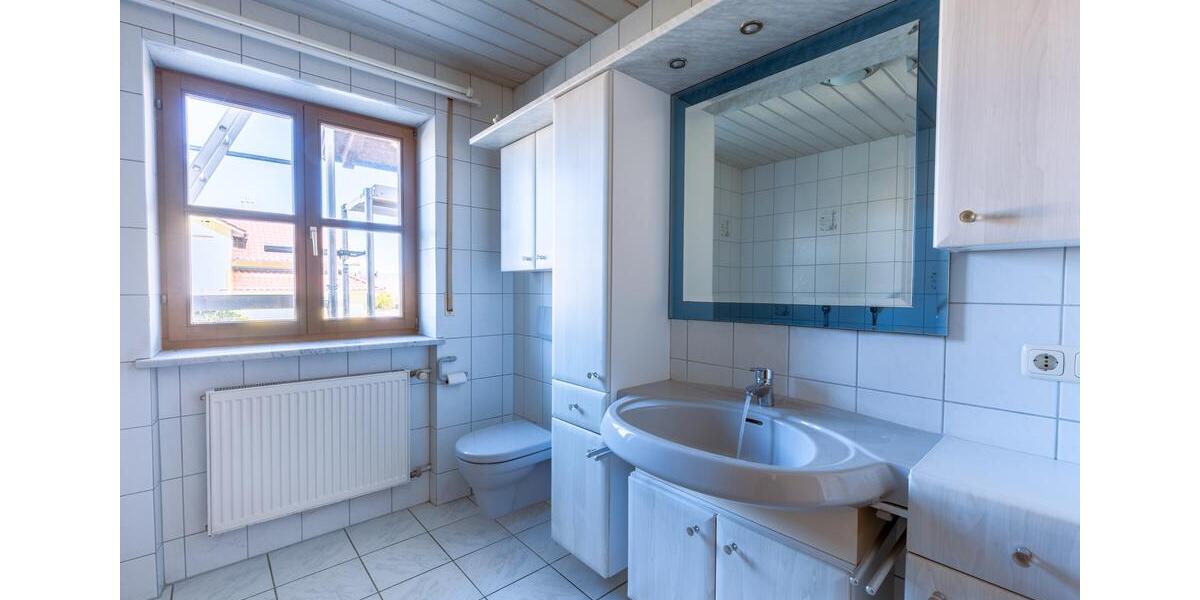 Einfamilienhaus Reisbach Englmannsberg - 8 Zimmer, 233 m&sup2;, 1.700&euro; | Angebot:26411603