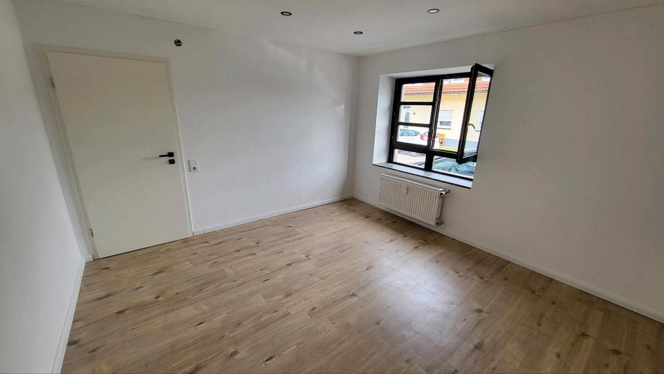 Erdgeschoßwohnung Wadern - 4 Zimmer, 94 m&sup2;, 900&euro; | Angebot:25353368