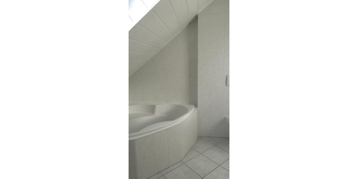 Dachgeschoßwohnung Saarbrücken Scheidt - 4 Zimmer, 72 m&sup2;, 650&euro; | Angebot:24813702