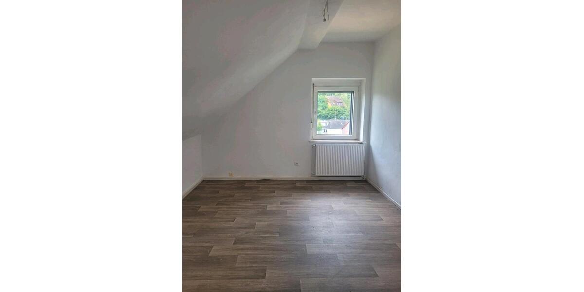 Dachgeschoßwohnung Witten Heven - 5 Zimmer, 78 m&sup2;, 725&euro; | Angebot:25484285