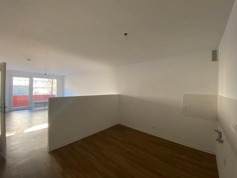 Gemütliche 2-Zi.-Whg. mit offener Küche, modernem Bad und Balkon zimmer