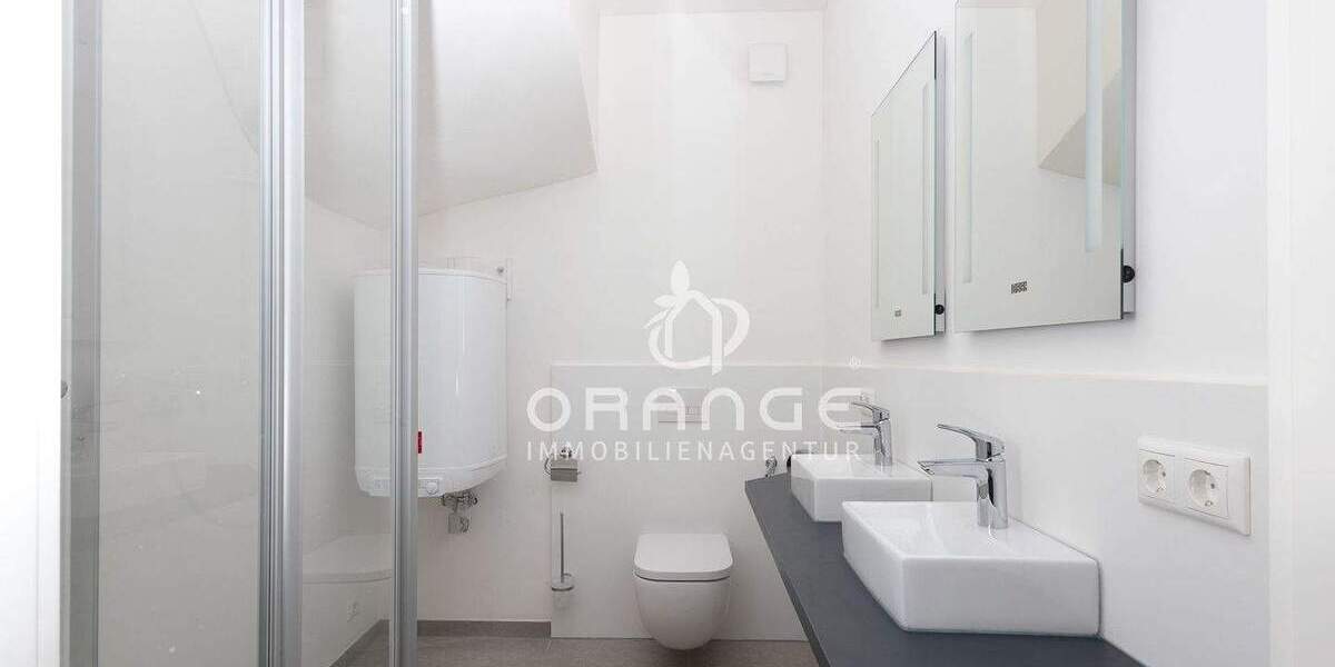 Mehrfamilienhaus, Wohnhaus Regensburg Innenstadt - 1 Zimmer, 248 m&sup2;, 6.200&euro; | Angebot:25678545