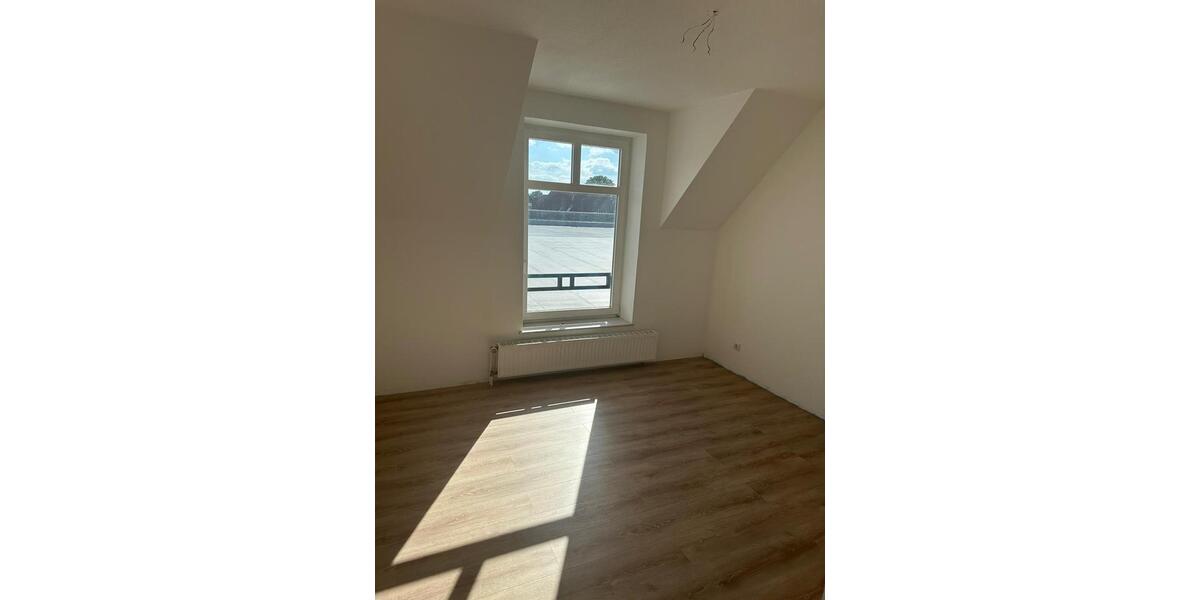 Dachgeschoßwohnung Zetel - 3 Zimmer, 80 m&sup2;, 640&euro; | Angebot:18820300