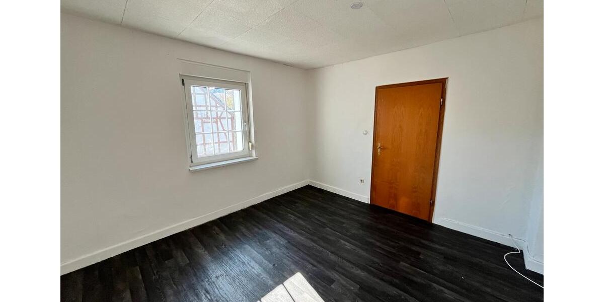 Einfamilienhaus Korbach - 7 Zimmer, 177 m&sup2;, 985&euro; | Angebot:26636423