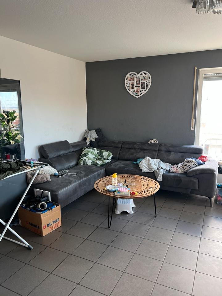 Schöne helle 3 Zimmer Wohnung zimmer