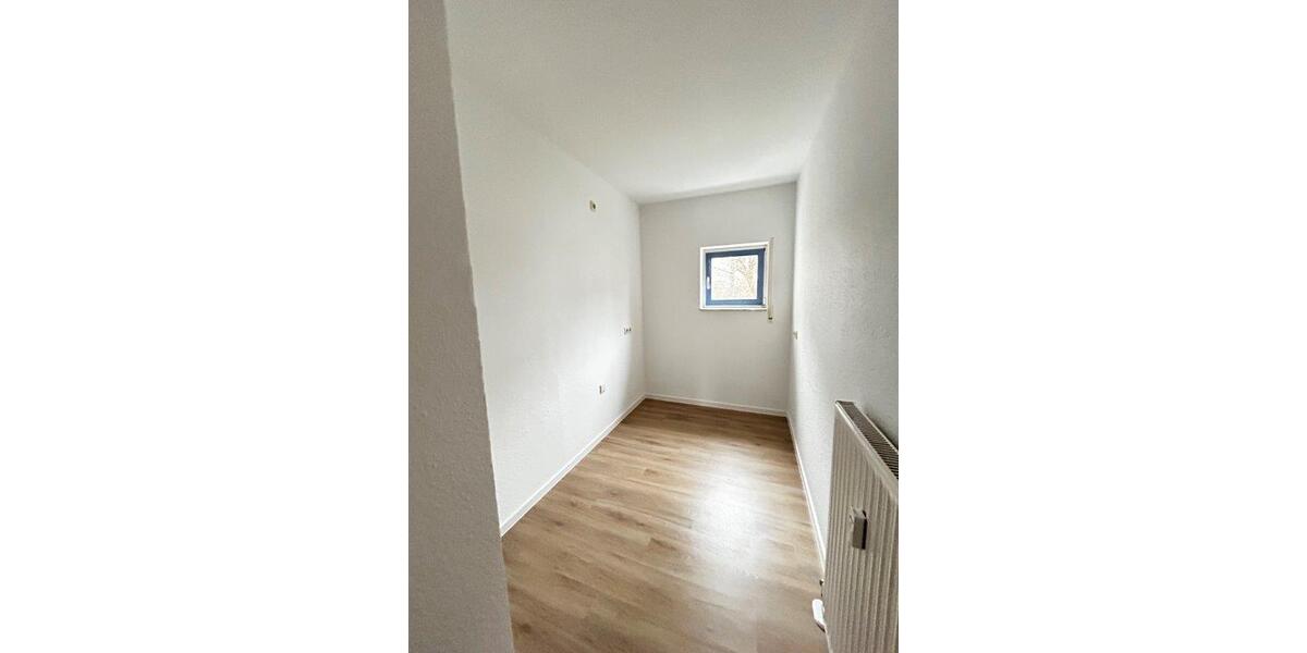 Erdgeschoßwohnung Zwickau Zwickau-West - 3 Zimmer, 71 m&sup2;, 580&euro; | Angebot:25974100