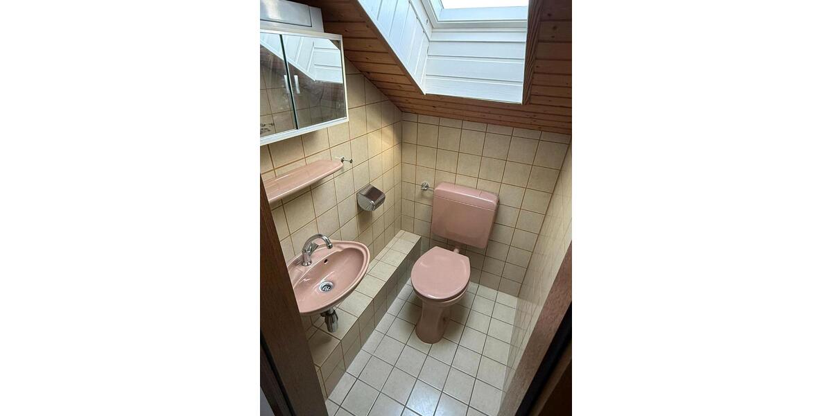 Dachgeschoßwohnung Sinzig - 2.5 Zimmer, 100 m&sup2;, 800&euro; | Angebot:26621581