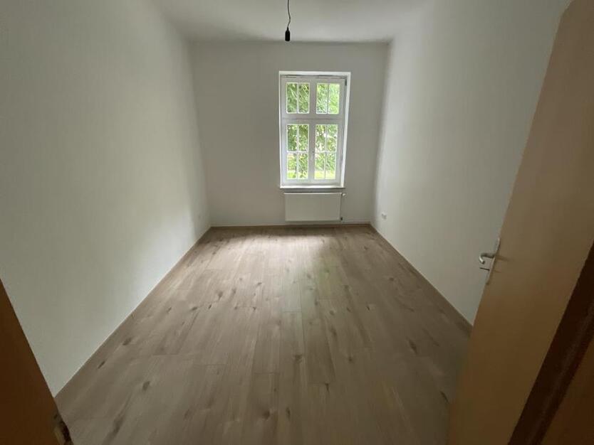 Bereits modernisierte 3-ZKB-Balkonwohnung im Erdgeschoss in Heppens zu vermieten! zimmer