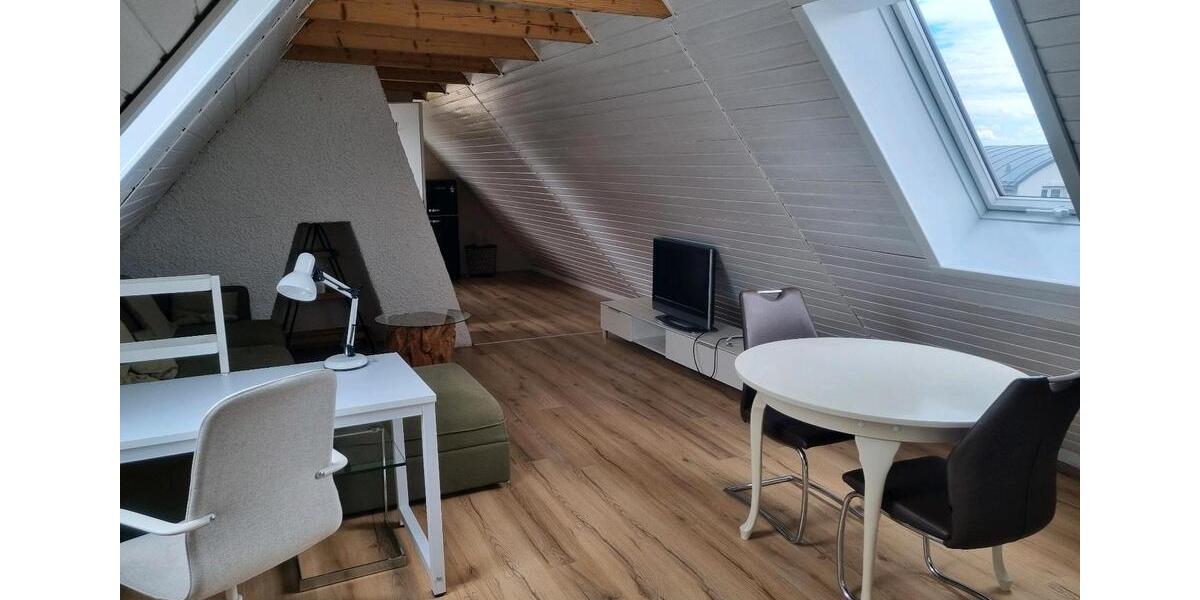 Dachgeschoßwohnung Weiden in der Oberpfalz - 2 Zimmer, 60 m&sup2;, 600&euro; | Angebot:26150604