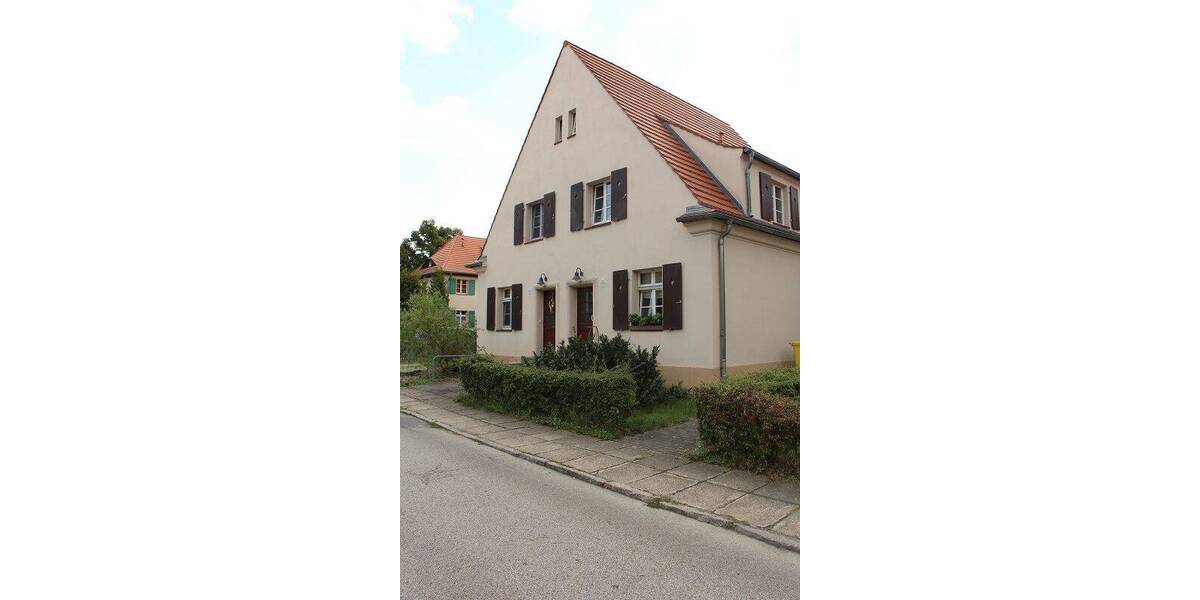 Etagenwohnung Lauta - 3 Zimmer, 73 m&sup2;, 445&euro; | Angebot:26502102