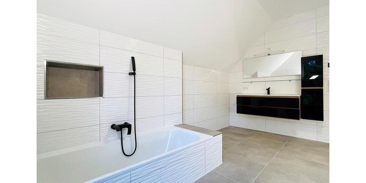 Stilvolles Neubau-Haus: Modernes Wohnen mit Traumküche und Garten 4 zimmer