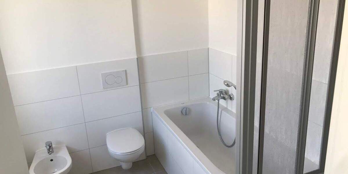 Etagenwohnung Hof Innenstadt - 4 Zimmer, 135 m&sup2;, 951&euro; | Angebot:25682808