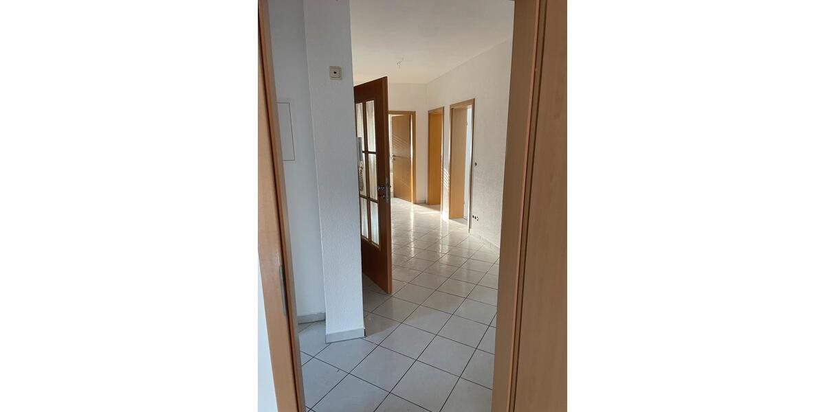 Wohnung- in beliebter Lage (Nähe ICE und A3) 4 zimmer