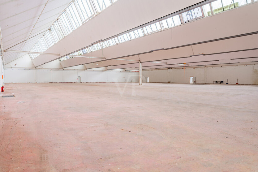 Hallenteil im Gewerbepark – Flexible Lagerfläche zur Miete zimmer