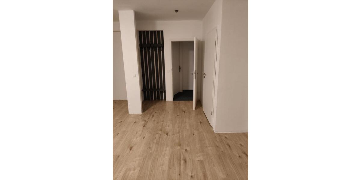 Etagenwohnung Weingarten (Baden) - 2 Zimmer, 70 m&sup2;, 1.000&euro; | Angebot:24444717