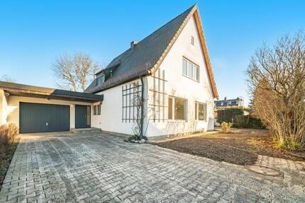 Haus Grünwald - 6 Zimmer, 210 m&sup2;, 4.200&euro; | Angebot:24571196