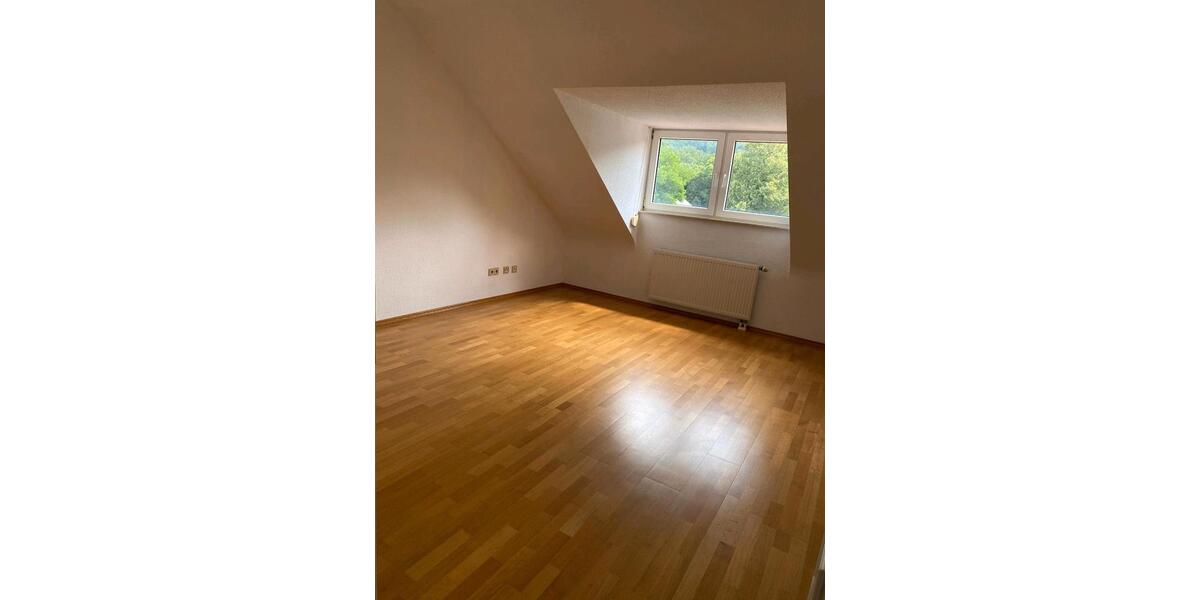 Dachgeschoßwohnung Homburg - 3 Zimmer, 89 m&sup2;, 910&euro; | Angebot:26578395
