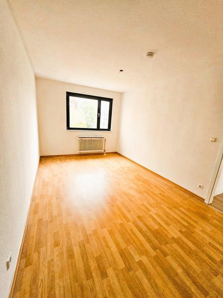 Helle, renovierte 3-Zi.-Wohnung mit Balkon im Altwarmbüchen 3 zimmer
