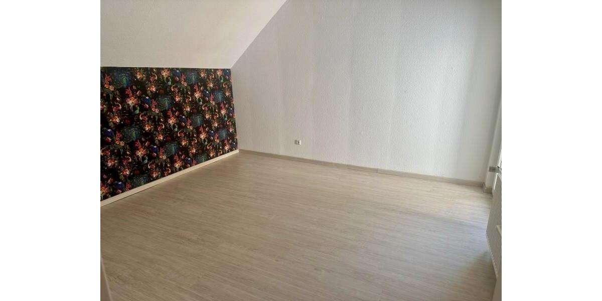 Dachgeschoßwohnung Freigericht - 3.5 Zimmer, 111 m&sup2;, 1.050&euro; | Angebot:24838368