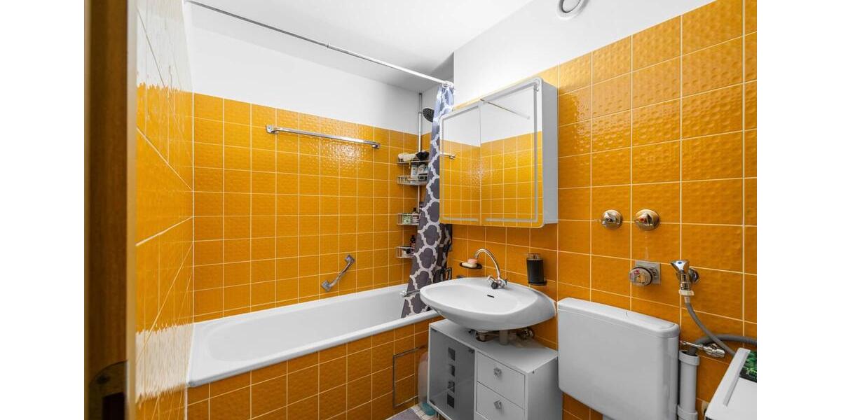 Gut geschnittene 2-ZKB mit EBK, Loggia und TG nahe City Galerie 2 zimmer