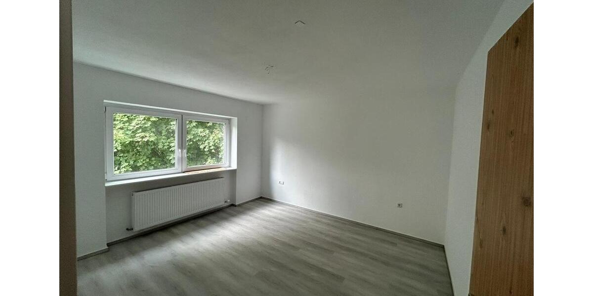 Etagenwohnung Meinerzhagen - 2 Zimmer, 65 m&sup2;, 450&euro; | Angebot:25648697