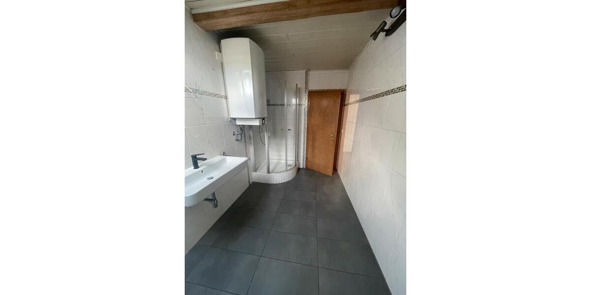 Dachgeschoßwohnung Bad Wildungen - 5 Zimmer, 110 m&sup2;, 800&euro; | Angebot:26619440