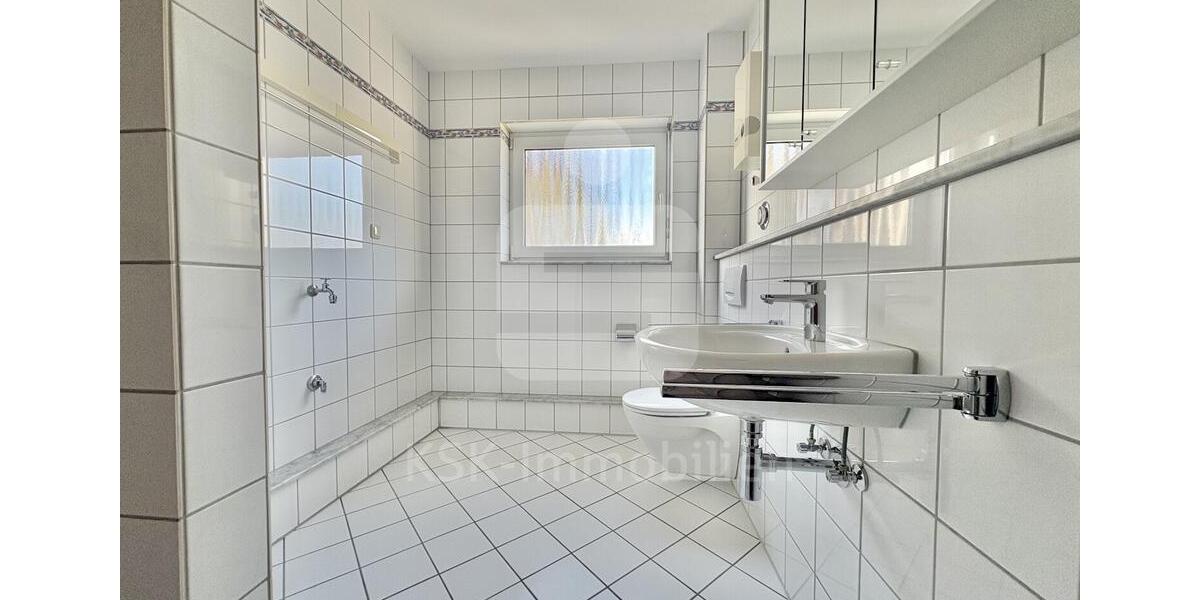 Etagenwohnung Bergheim - 2 Zimmer, 78 m&sup2;, 860&euro; | Angebot:25139004