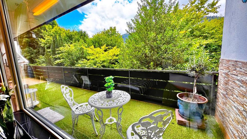 Erdgeschoßwohnung Bad Wildbad - 5 Zimmer, 165 m&sup2;, 990&euro; | Angebot:25044506