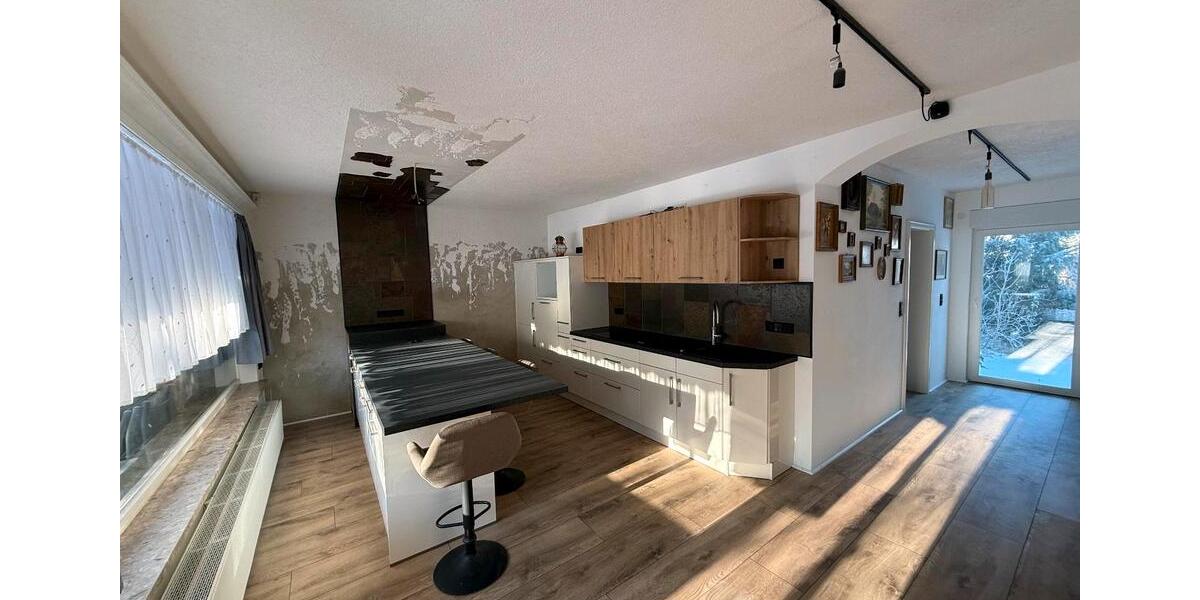 Kernsanierte, großzügige 2-Zimmer Wohnung im Grünen 2 zimmer