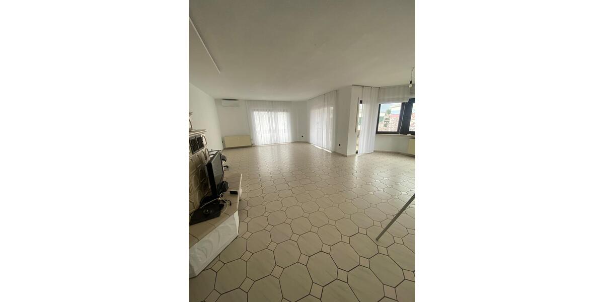 Etagenwohnung Mannheim Rheinau - 4 Zimmer, 180 m&sup2;, 1.800&euro; | Angebot:26420788