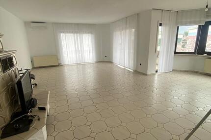 Wohnung Mannheim Rheinau - 4 Zimmer, 180 m&sup2;, 1.800&euro; | Angebot:26420788