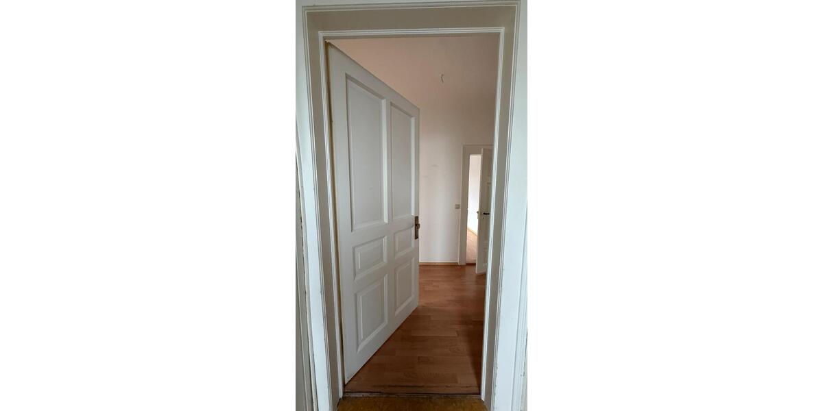 Etagenwohnung Gotha - 4 Zimmer, 96 m&sup2;, 700&euro; | Angebot:26615525