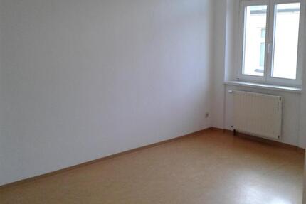 Wohnung Großenhain - 3 Zimmer, 104 m&sup2;, 575&euro; | Angebot:25869648