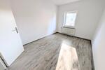 **Einziehen und wohlfühlen! +Laminat +weiße Wände +modernes Tageslichtbad +eigenes Gartenabteil** zimmer