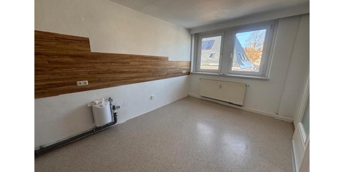 Dachgeschoßwohnung Ellefeld - 2 Zimmer, 46 m&sup2;, 230&euro; | Angebot:21518338
