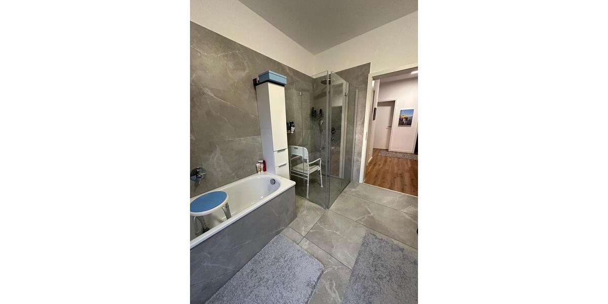 Terrassenwohnung Krefeld - 4 Zimmer, 132 m&sup2;, 1.500&euro; | Angebot:24941232