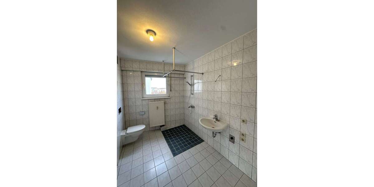 ++Frisch Sanierte Familienwohnung mit Aufzug++ 4 zimmer