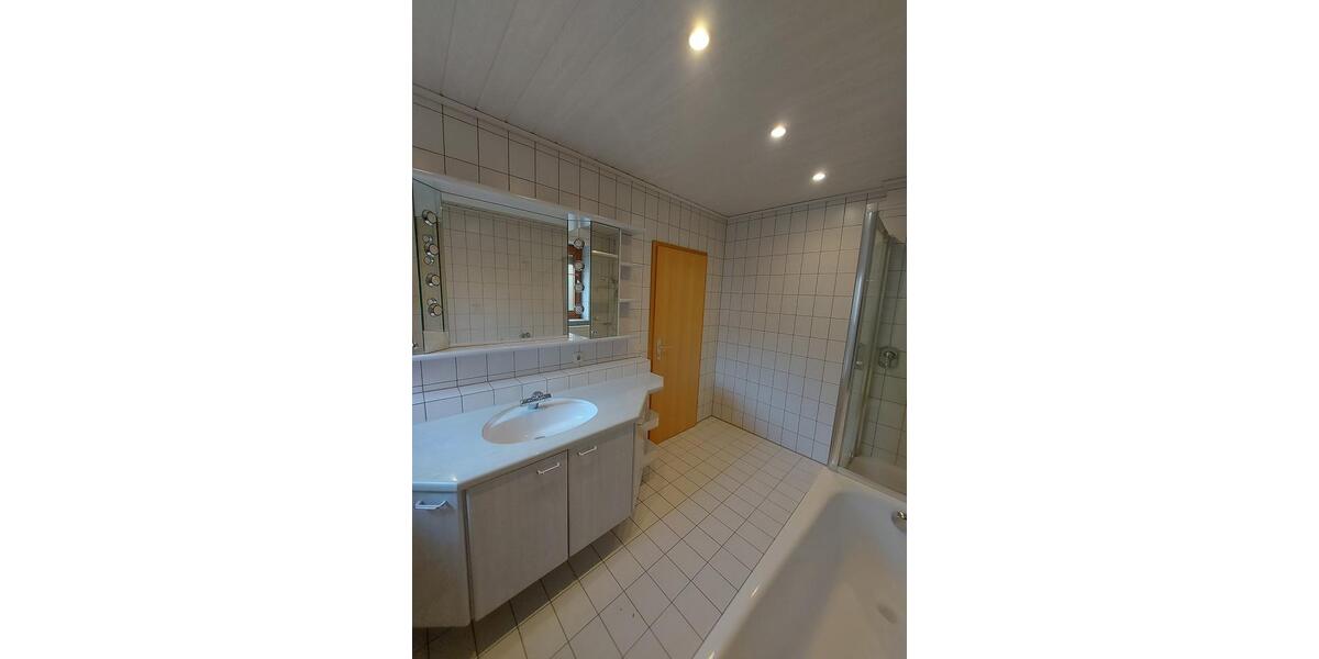 Erdgeschoßwohnung Ebersbach an der Fils - 3 Zimmer, 90 m&sup2;, 1.100&euro; | Angebot:26572385