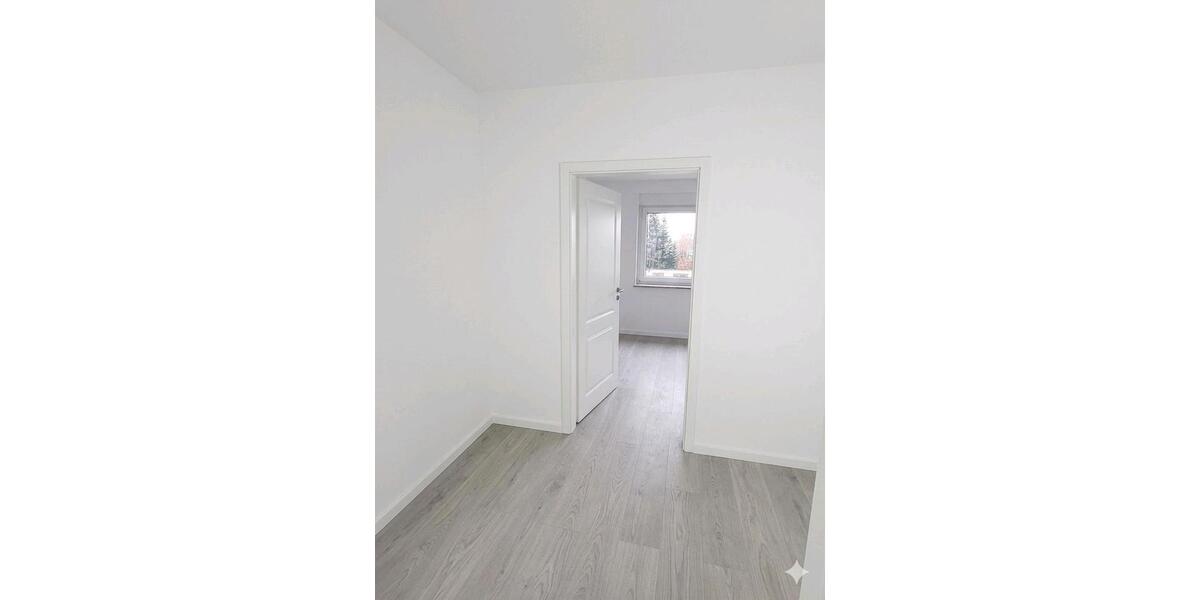 Etagenwohnung Dargun - 4 Zimmer, 76 m&sup2;, 780&euro; | Angebot:25872265