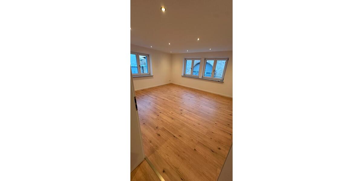 Hochparterre Oberviechtach - 2.5 Zimmer, 87 m&sup2;, 995&euro; | Angebot:25831978