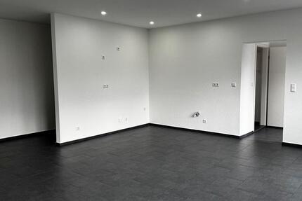 Wohnung Karlsruhe Knielingen - 2 Zimmer, 80 m&sup2;, 1.320&euro; | Angebot:25870572